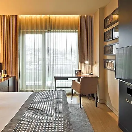 Golden Tulip 4* São João da Madeira