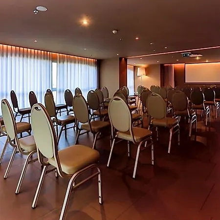 Golden Tulip Hotel São João da Madeira