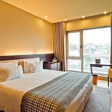 Golden Tulip Hotel 4*